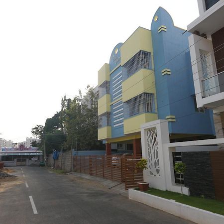 Отель Oyo 6732 Dheeran Residency Коимбатур Экстерьер фото