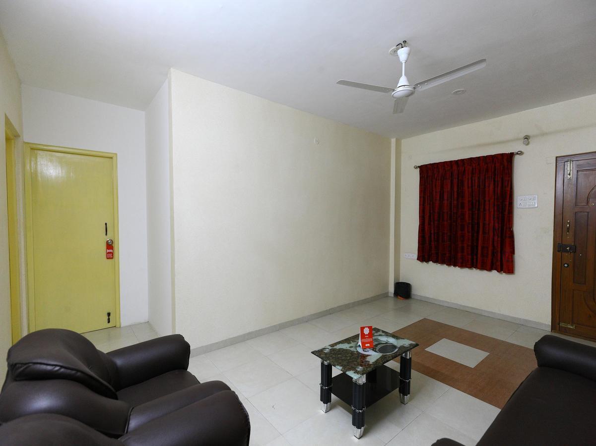 Отель Oyo 6732 Dheeran Residency Коимбатур Экстерьер фото