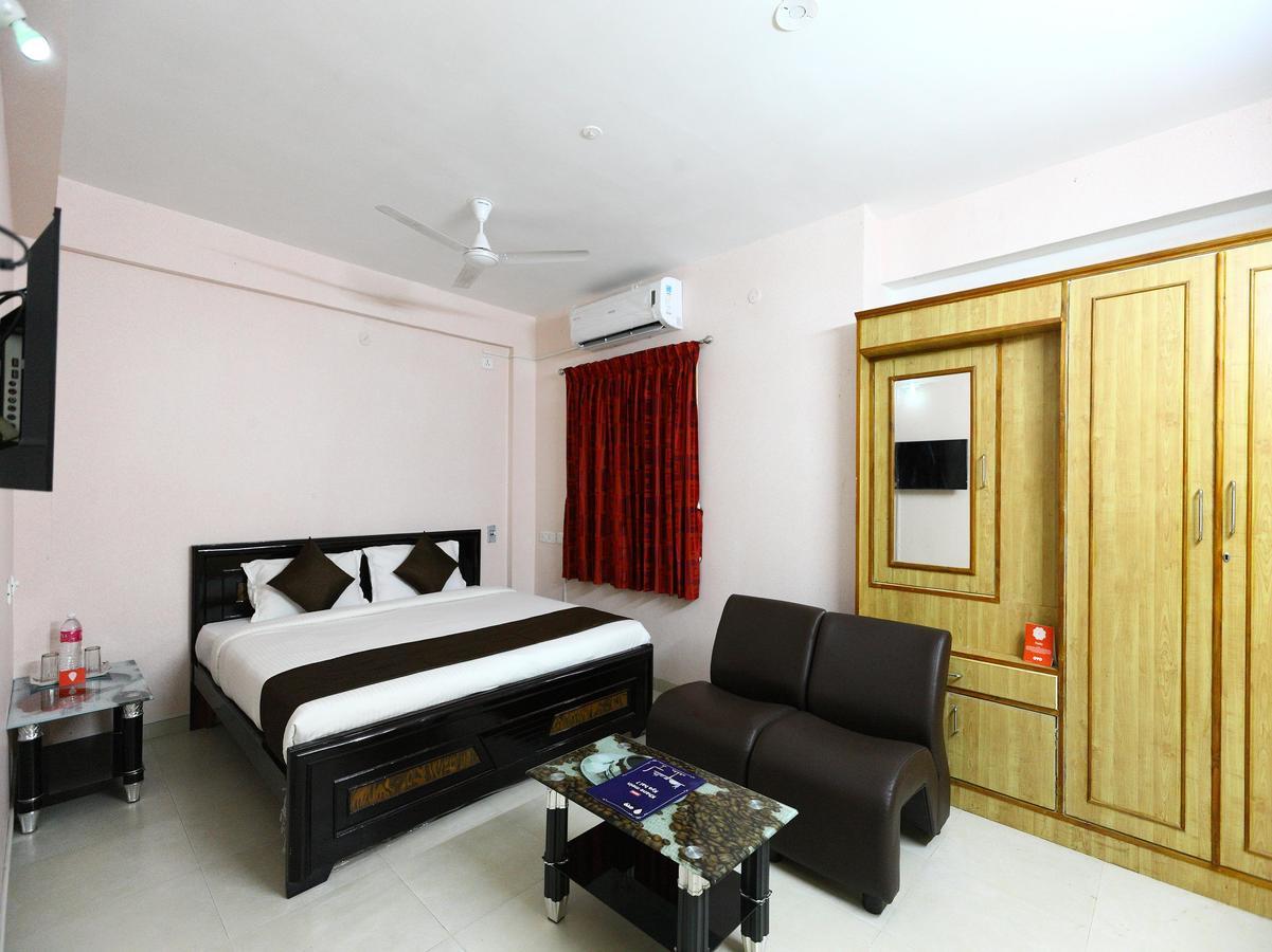 Отель Oyo 6732 Dheeran Residency Коимбатур Экстерьер фото