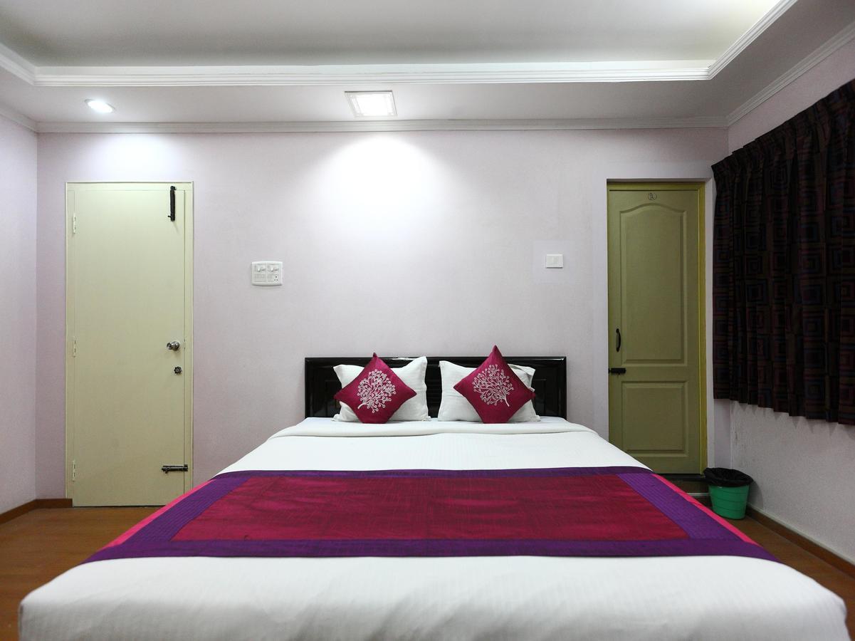 Отель Oyo 6732 Dheeran Residency Коимбатур Экстерьер фото